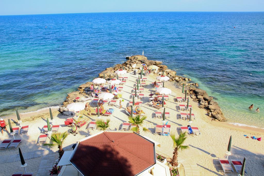 Villaggio Baia Del Monaco マンフレドーニア エクステリア 写真
